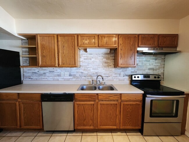 Building Photo - 1417 Fifth St.