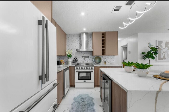 Building Photo - 12417 S Indian River Dr