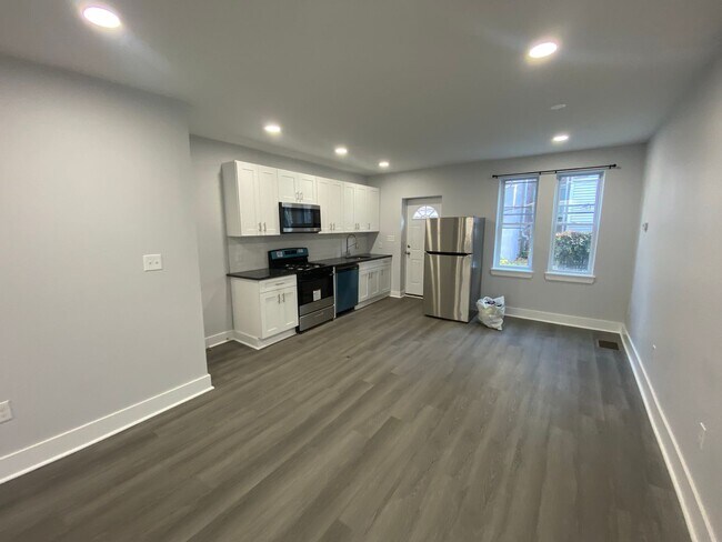 Building Photo - 2 Bed 1 Bath for rent