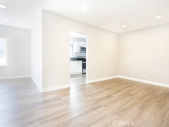 Building Photo - 2027 Vista Del Mar Ave