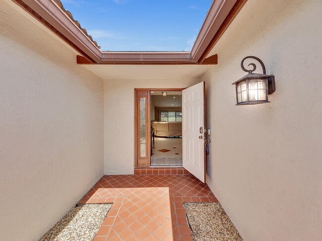 Building Photo - 7747 Villa Nova Dr