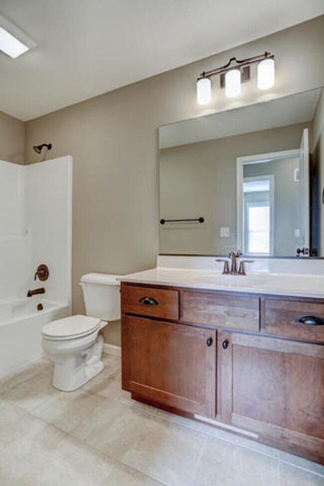 Building Photo - Beautiful 5 bed home with New Fence and Finished Basement -  Mahomet - AVAILABLE NOW