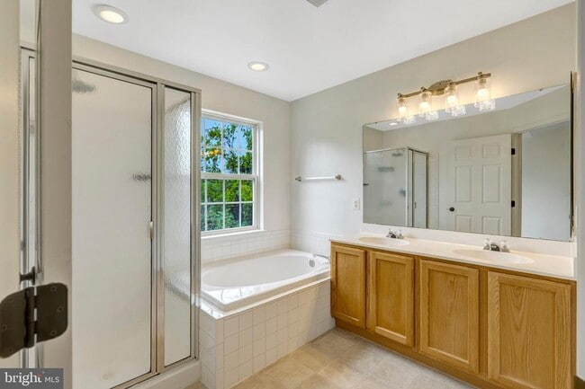 Building Photo - 7057 Sauvage Ln