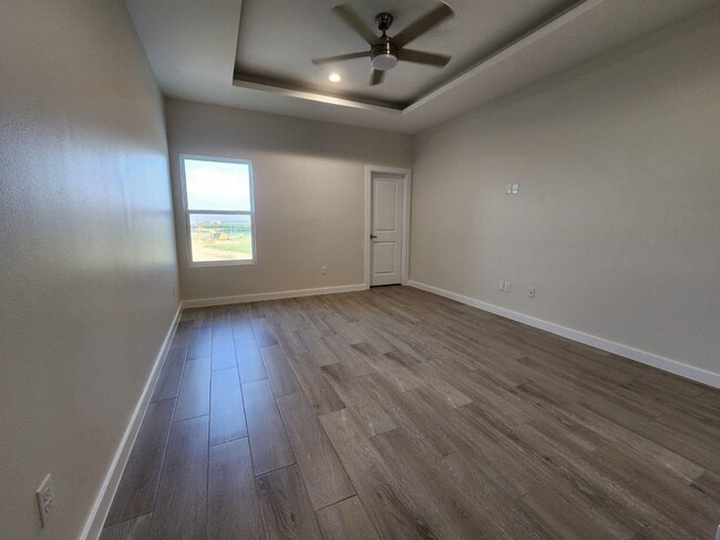 Building Photo - 7506 Cresta Bella St