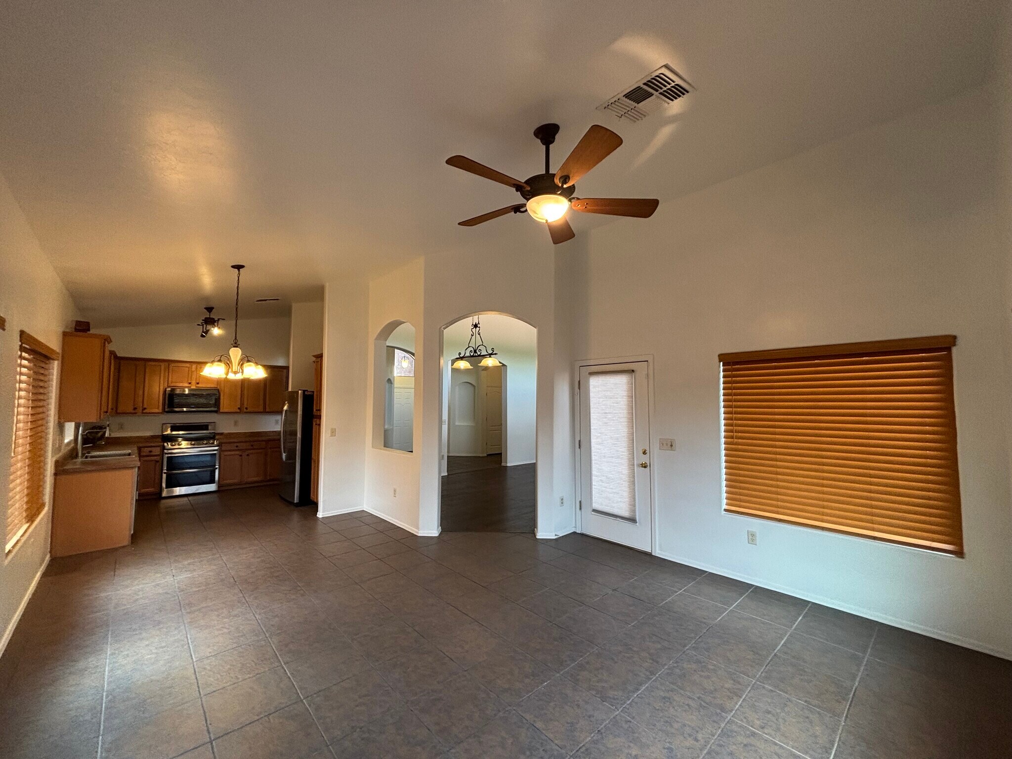Building Photo - 5305 W Olivine Dr