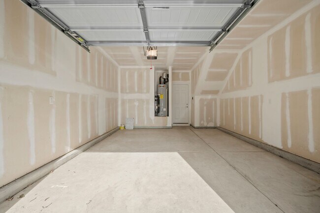 Building Photo - Prime Briar Creek Location – 3BR Townhome ...