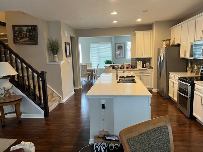 Kitchen - 13086 Grand Vue Dr