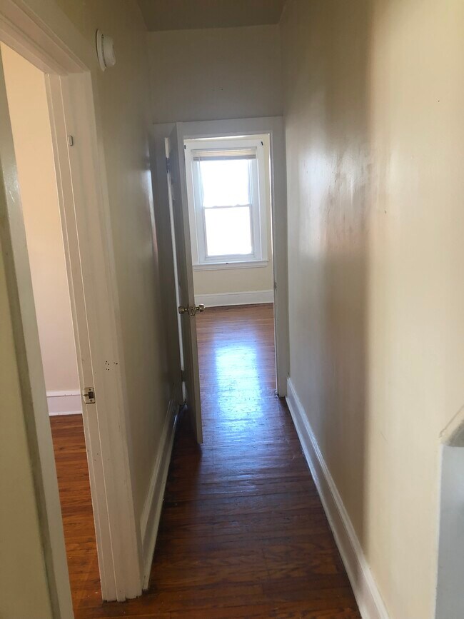 Building Photo - 1664 Wakeling St