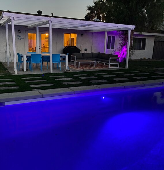 Building Photo - 2872 E Ventura Rd