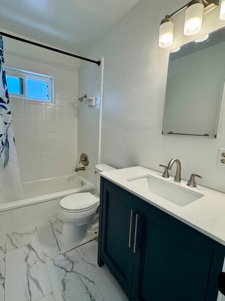 Building Photo - 17032 Falda Ave