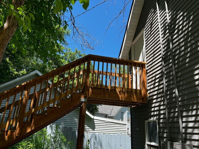 Building Photo - 1621 Concord St N