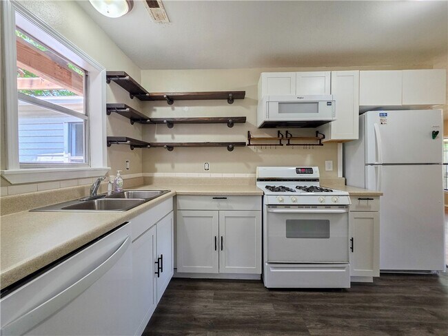 Building Photo - 1505 Garland Ave