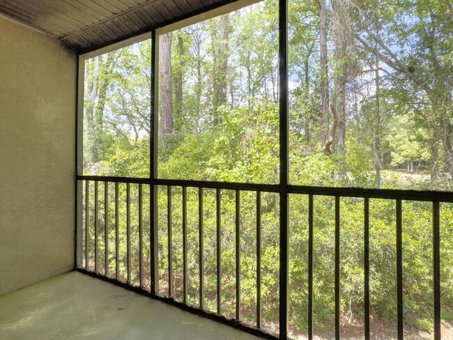 Building Photo - 2 BA/2 BR Condo in West Ashley