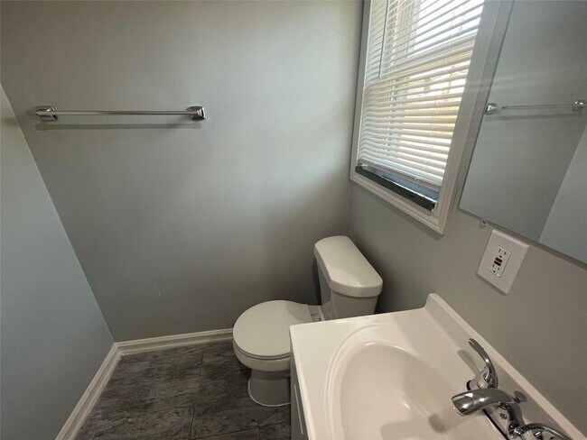 Building Photo - 3 BR/2BA |  Renovated Single Family Home |   2-car garage | Fenced backyard!