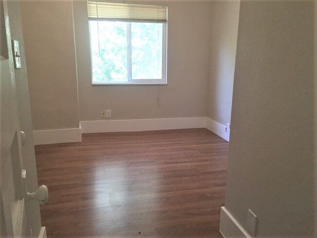 Building Photo - 4251 9th Ave NE