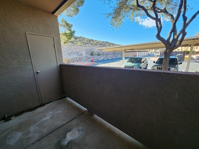 Building Photo - 231 W Horizon Ridge Pkwy