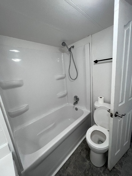 Building Photo - 16 Sassy Ln