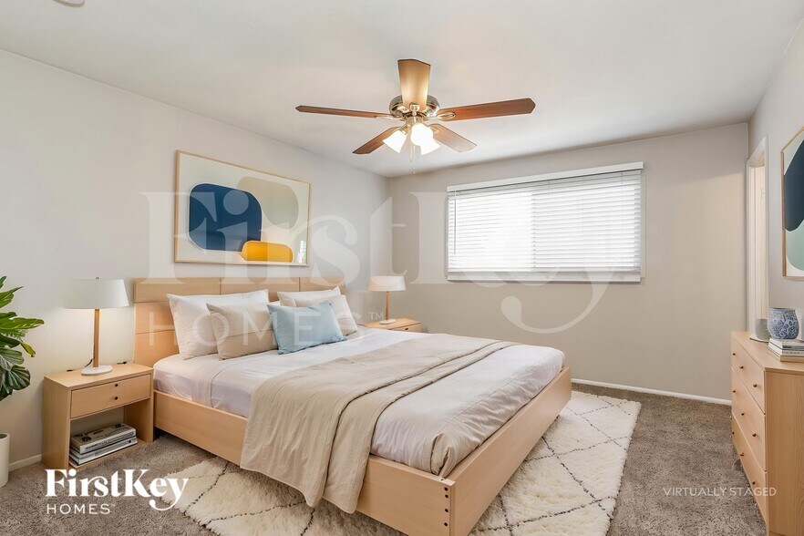 Building Photo - 4606 W Rose Ln