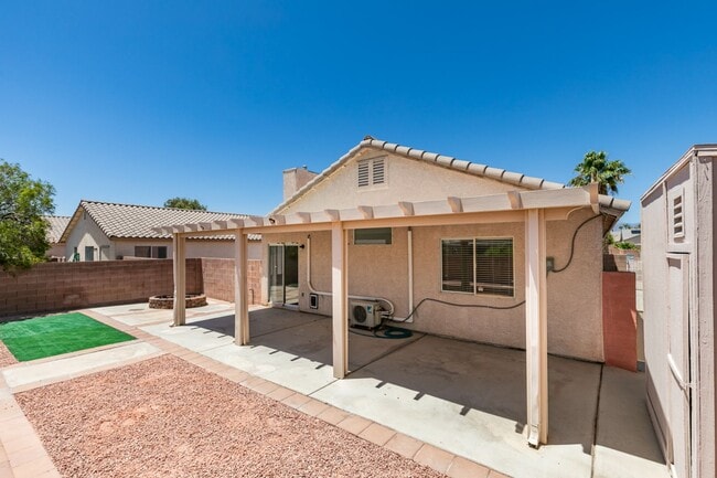 Building Photo - 3-Bedroom Home with Upgraded Cooling & Gre...