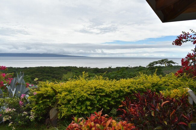 Building Photo - Molokai long term retreat 5 bedroom 3 bath