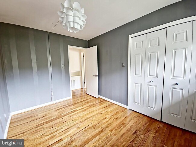 Building Photo - 8 Gruenther Ct