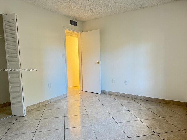 Building Photo - 4304 NW 9th Ave