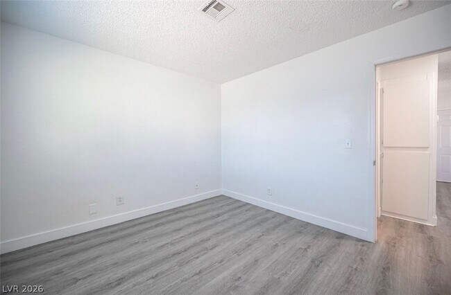 Building Photo - 921 Snug Harbor St