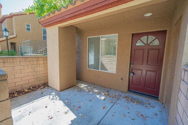Building Photo - 2-Bedroom Townhouse with Community Pool & ...