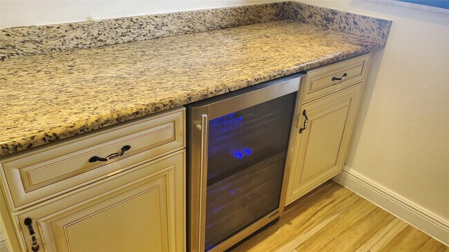 Building Photo - 10110 Boca Entrada Blvd