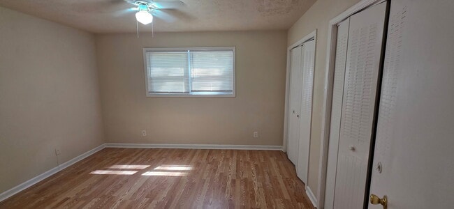 Building Photo - 6295 Forest Vale Dr NW
