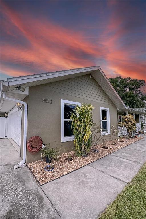 Building Photo - 5572 Myakka Ave