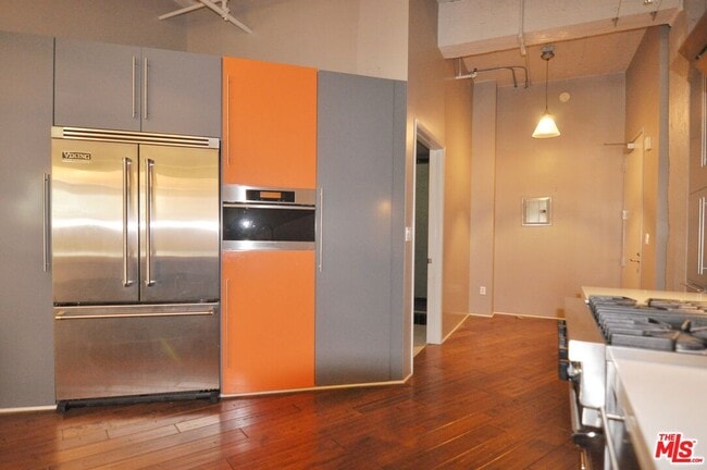 Building Photo - 849 S Broadway