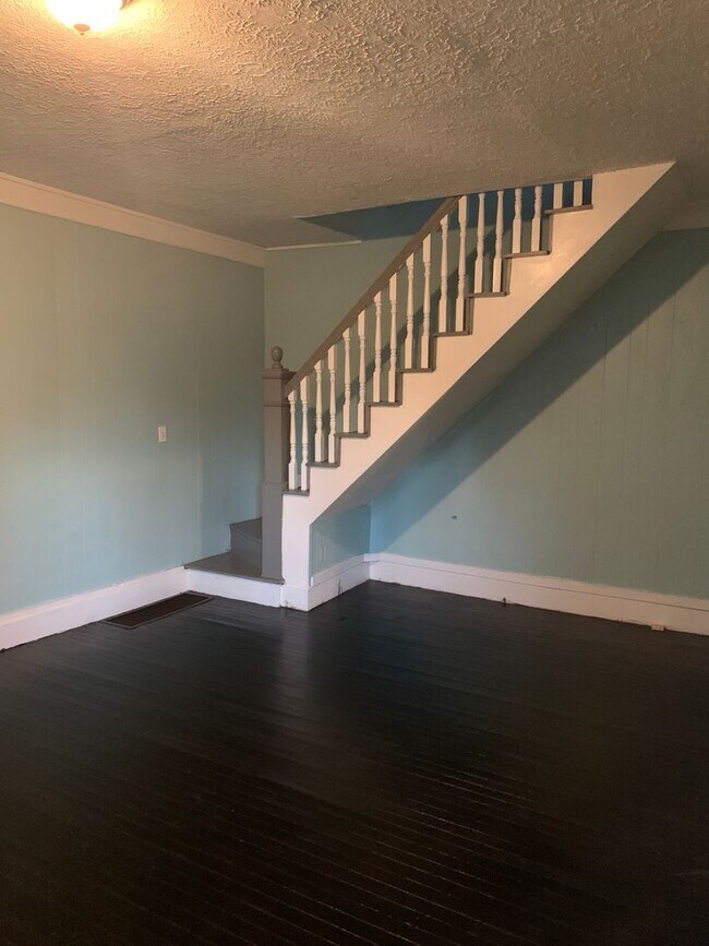 Building Photo - 3bdr single family home for rent!