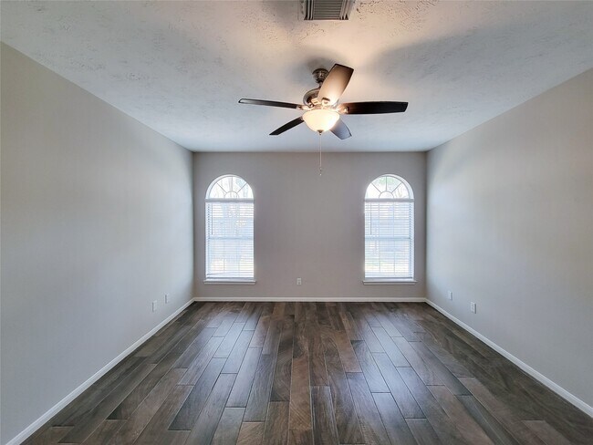 Building Photo - 31406 Capella Cir