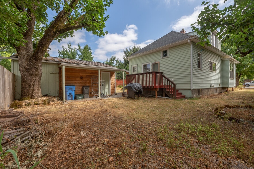 Building Photo - 3410 Q St