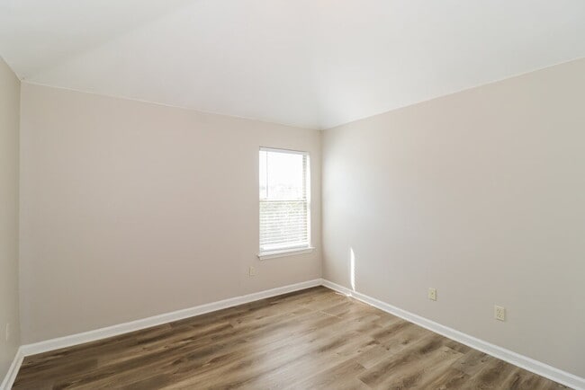 Building Photo - 110 Birch Springs Dr