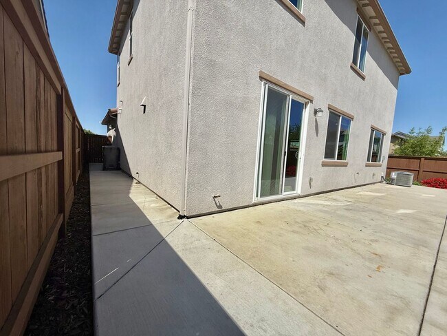 Building Photo - 1561 Osborn Dr