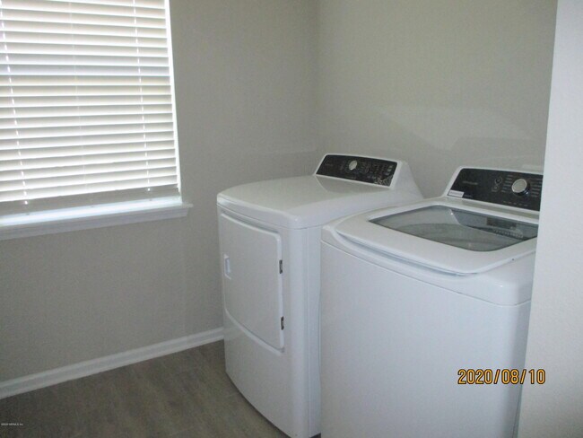 Building Photo - 3808 Great Falls Loop