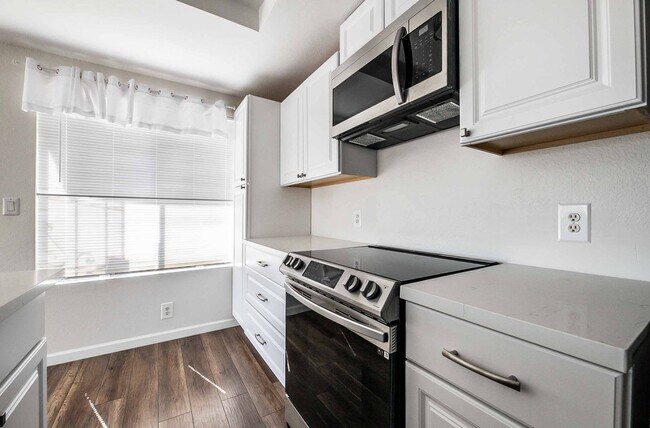 Building Photo - 4360 Gannet Cir