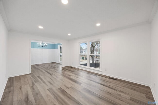 Building Photo - 329 Pawnee Trail SE