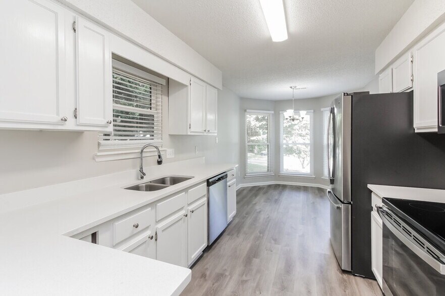 Building Photo - 6103 Kris Ln