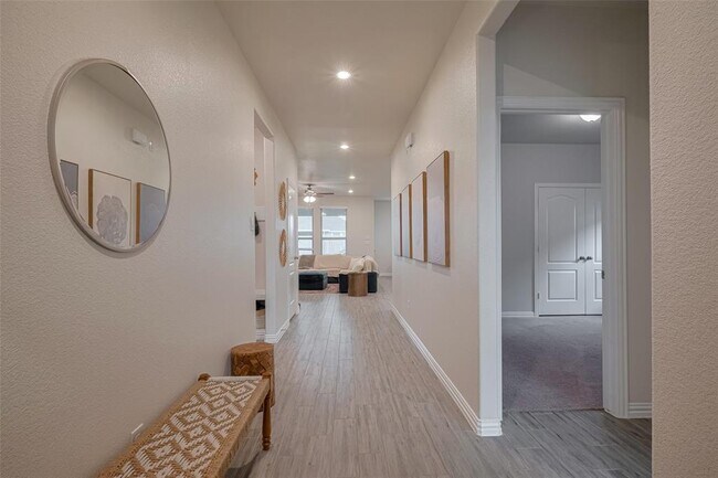Building Photo - 7915 Grandstand Pkwy