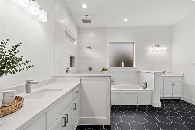 Building Photo - 907 St George Pl