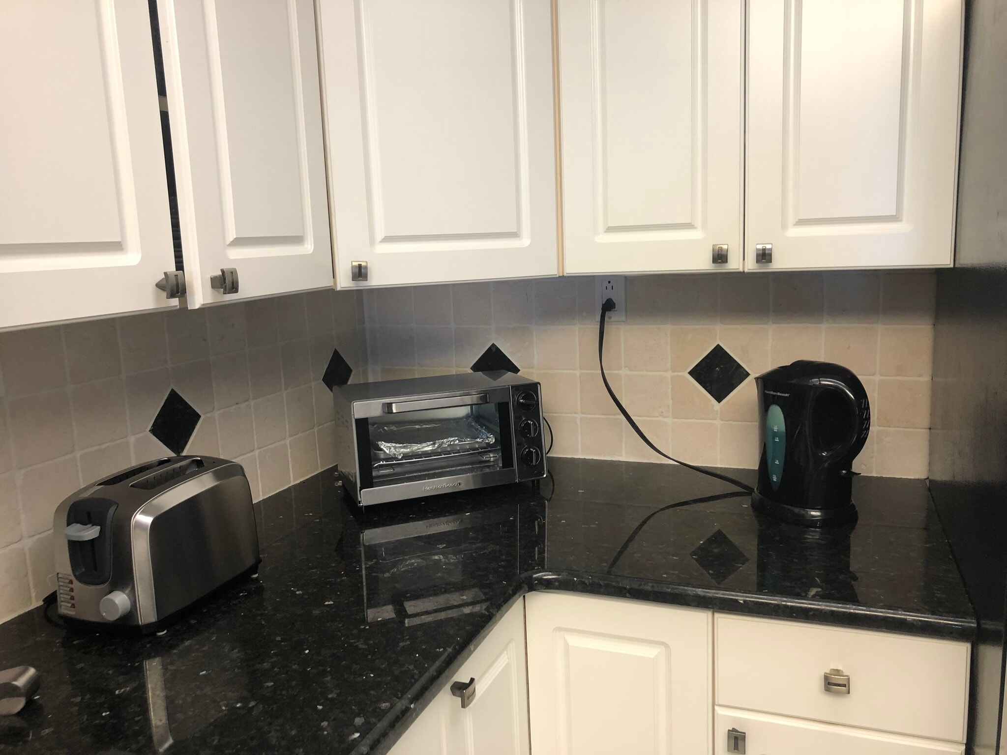 Building Photo - 1055 W Peppertree Dr