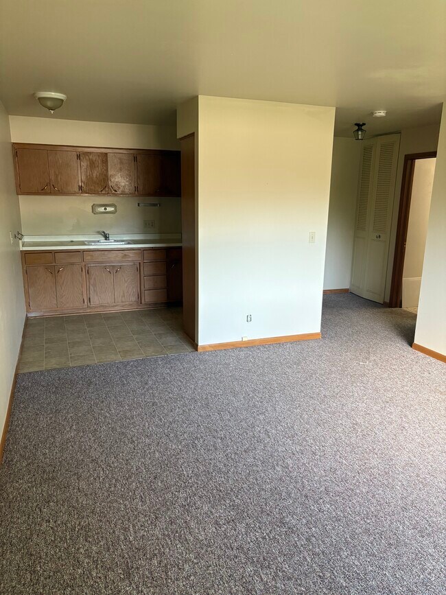 Building Photo - Imperial House