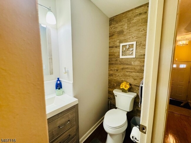 Building Photo - 174 Carson Ct