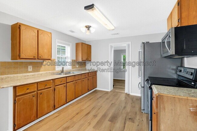 Building Photo - 2025 Eppinger St