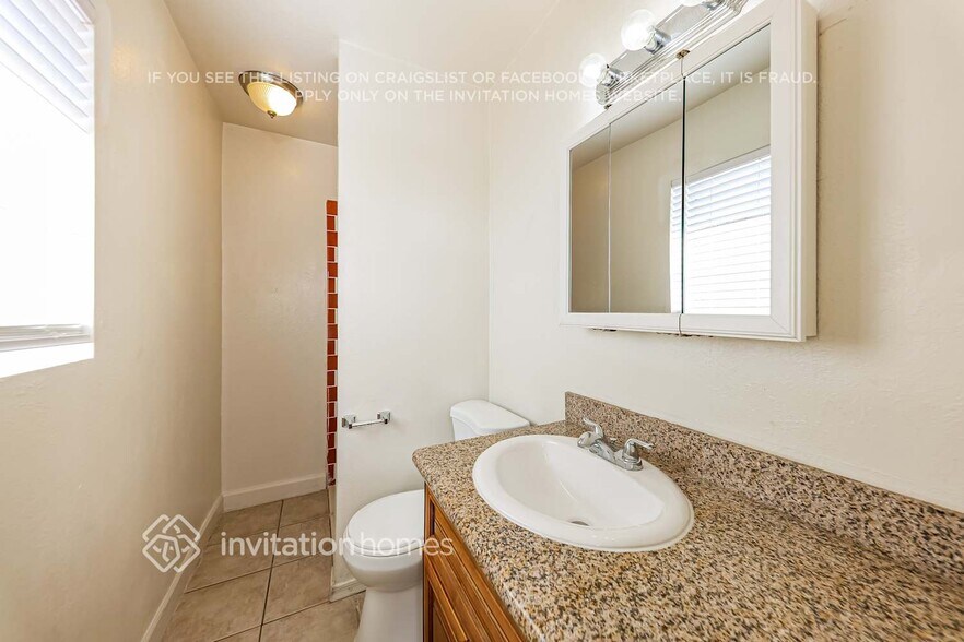 Building Photo - 3735 W Rose Ln