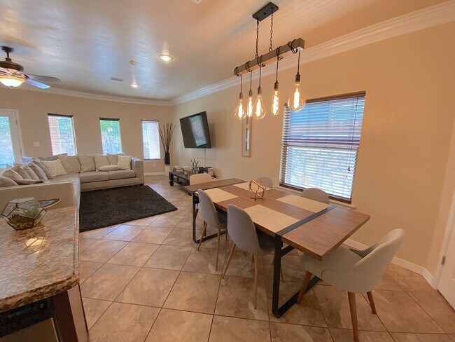 Building Photo - Northeast El Paso 3bed Refrig A/C