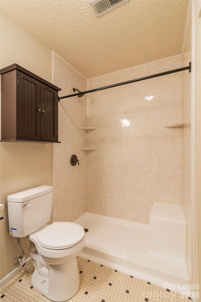 Building Photo - 2516 Cranbrook Ln